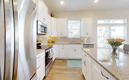 Stylish Brand-new Ocean View Home With Deck & Porch - Steps to Beach