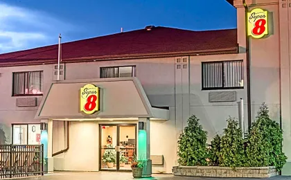 Super 8 by Wyndham Niagara Falls
