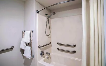 La Quinta Inn & Suites by Wyndham N Little Rock-McCain Mall