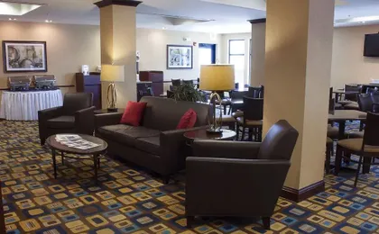 Holiday Inn Express Hotel & Suites Youngstown W - I-80 Niles Area