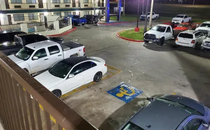 Deluxe Inn & Suites Raymondville
