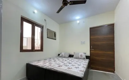 Roomshala 125 Hotel Maharaja