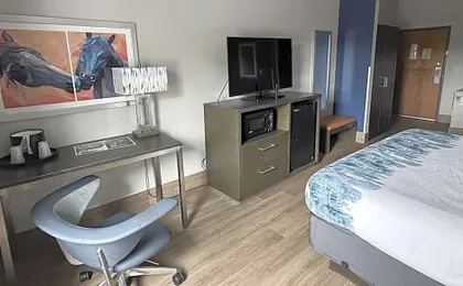 GuestHouse Inn and Suites Lexington
