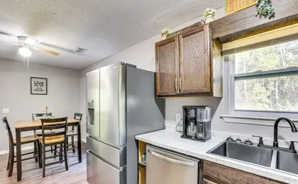 12 Mi to Dtwn Savannah: Remodeled Family Getaway!