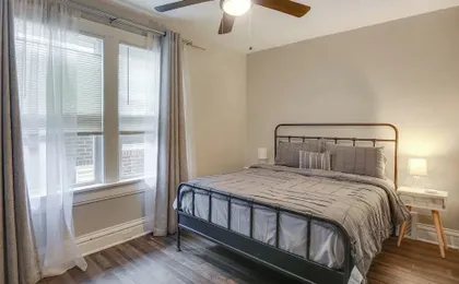 1 Mi to Delmar Loop! University City Bungalow