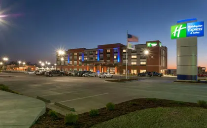 Holiday Inn Express & Suites Dodge City