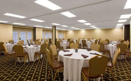 Aksarben Suites, Trademark Collection by Wyndham