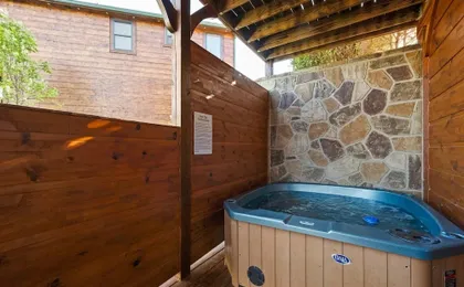 Gatlinburg Mountain Lodge 5 Bedroom Cabin