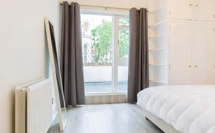 Elegant 2 Bedrooms Apt in Chelsea with Patio