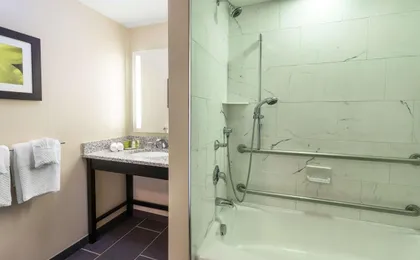 Doubletree by Hilton Hotel Cape Cod - Hyannis