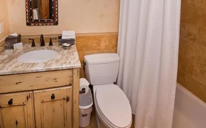Relaxing 1 Bedroom Condo with Premium Amenities by RedAwning - Save 20% on 7+ Nights!