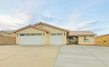 Desert Breeze Retreat Near All of Lake Havasu!