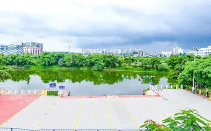 Collection O Water View Residency