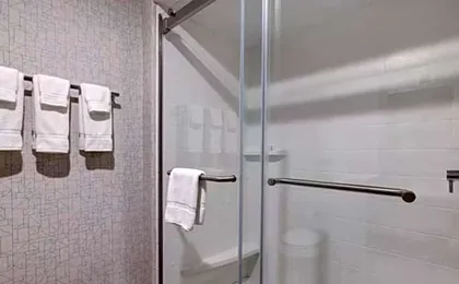 Holiday Inn Express And Suites Detroit Dearborn By IHG