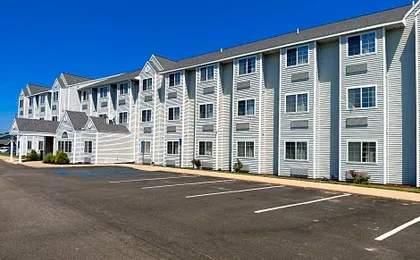 Microtel Inn & Suites By Wyndham Holland