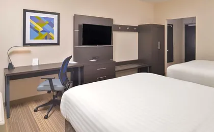 Holiday Inn Express & Suites Kansas City - Lee's Summit By IHG