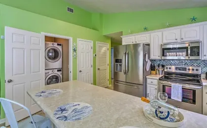 PCB Retreat w/ Patio & Grill < 1 Mi to Beach!