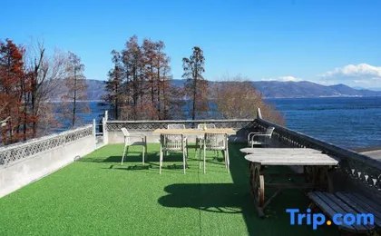 Nostalgia Courtyard Scenic Apartment (Erhai Lake Most Beautiful One Kilometer)