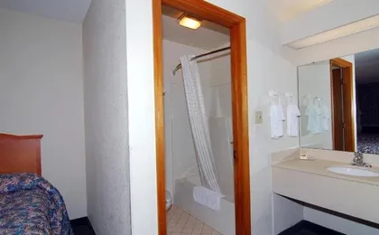Budget Host Inn