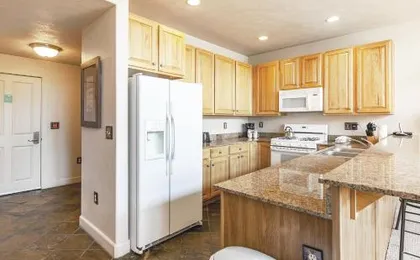 Crestview Condominiums by All Seasons Resort Lodging