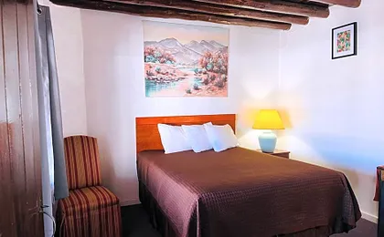 Cottonwood Court Motel