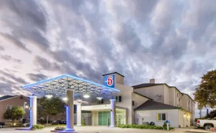 Motel 6 Weatherford