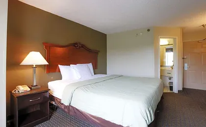 Copley Inn & Suites By OYO Akron OH