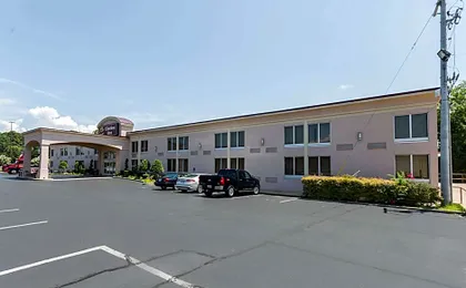Clarion Inn and Summit Center