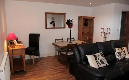 Scardroy Homes Inverness - Central 2 Bedroom with Parking WiFi Smart TVs Sleeps up to 6