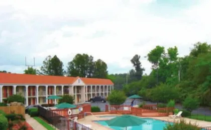 Rodeway Inn Forsyth Near Ga Public Safety Training Center