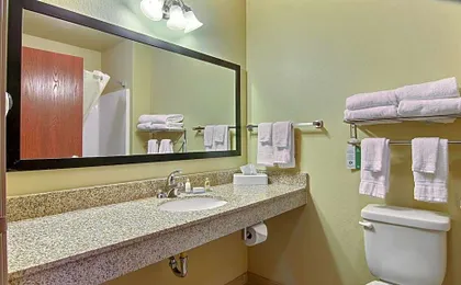 Cobblestone Hotel & Suites - Jefferson