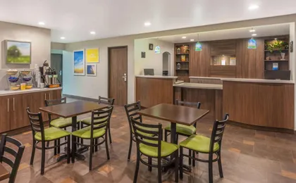 Days Inn & Suites by Wyndham East Flagstaff
