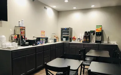 Super 8 by Wyndham St. Louis North