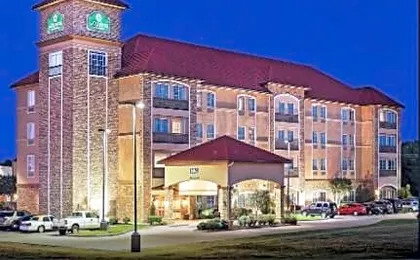 La Quinta Inn & Suites by Wyndham Allen At The Village