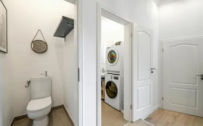 The Mierendorf Iii, Group & Family Friendly, 2 Br, 1,5 Bath Rooms, Ideal for 2 -5 Guests
