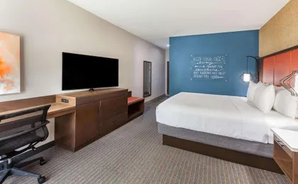 La Quinta Inn & Suites by Wyndham Houston East at Sheldon Rd