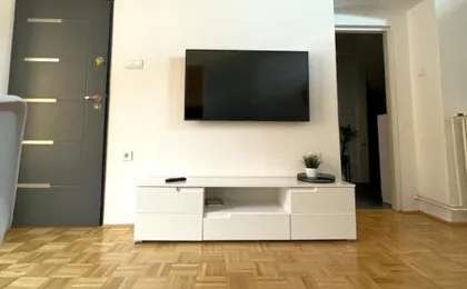Like Zagreb - Studio