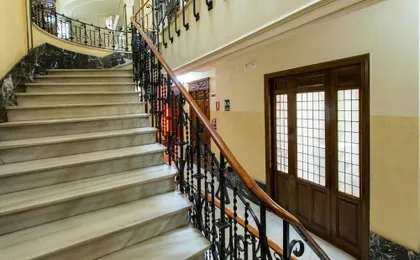 Hostal Manuela by Gaiarooms