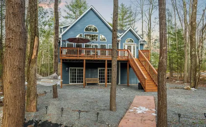 Waterfront Priv Dock, Hot Tub, Game Room Lakeview Sunset Heaven by Avantstay