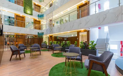 AR Suites Jewels Royale