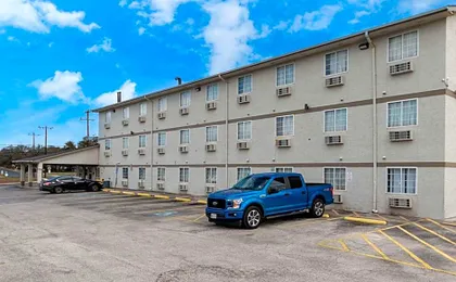 Express Inn & Suites San Antonio near SeaWorld - Medical Center