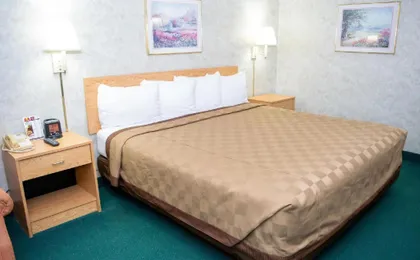 Regency Inn Perrysburg