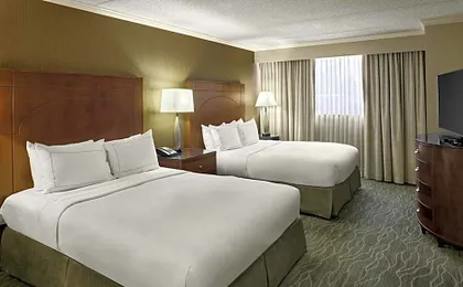 DoubleTree by Hilton Akron Fairlawn