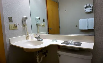 CenterWay Hotel Tonawanda