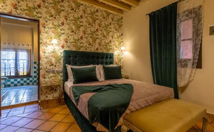 April Medieval Hotel (Adults only)