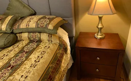 Private Guest Bedroom - 2E East Room - Close to Lake Michigan
