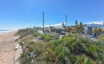 The Artist Beach House Beachfront 6298s