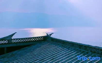 Zhenmei Holiday Hostel (Dali Erhai Cliff Lake View)