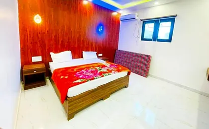 Kingfisher Luxury Farmhouse