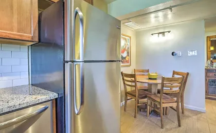 Traditional-style Adobe Casita - Walk to Dtwn